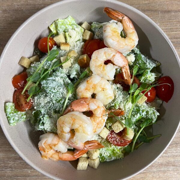 Svaigi salāti pludmales atmosfērā